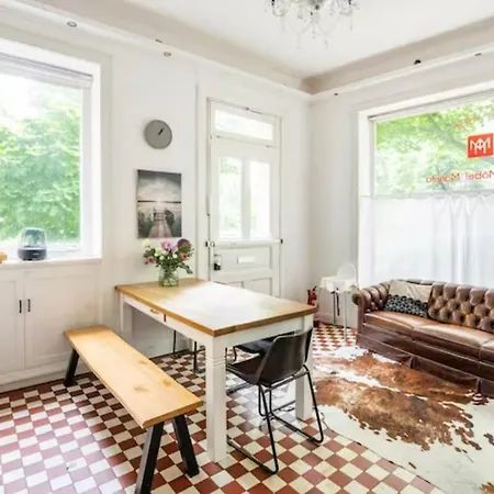 Großzügige 185m2-Altbauwohnung in Bestlage 7Zimmer-2Bäder-2Küchen-2WCs-2